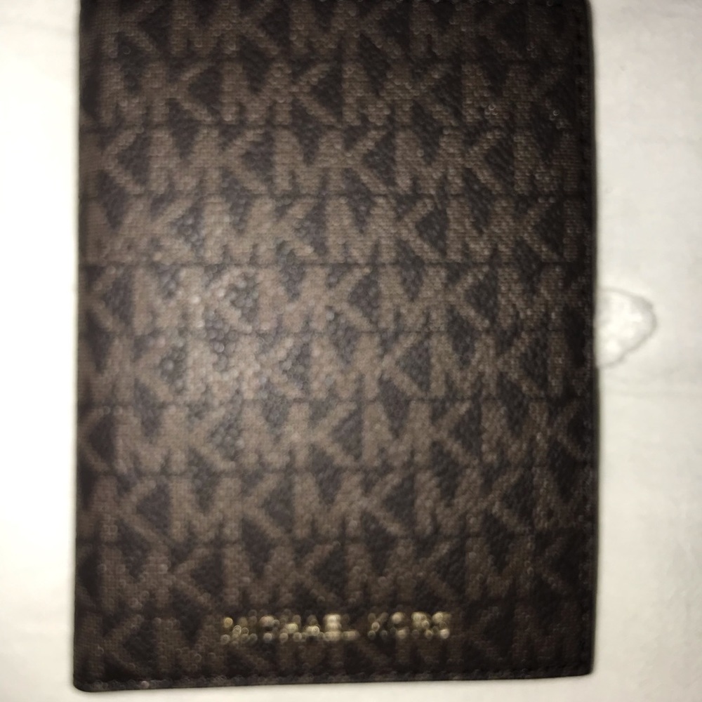 michael kors passport holder